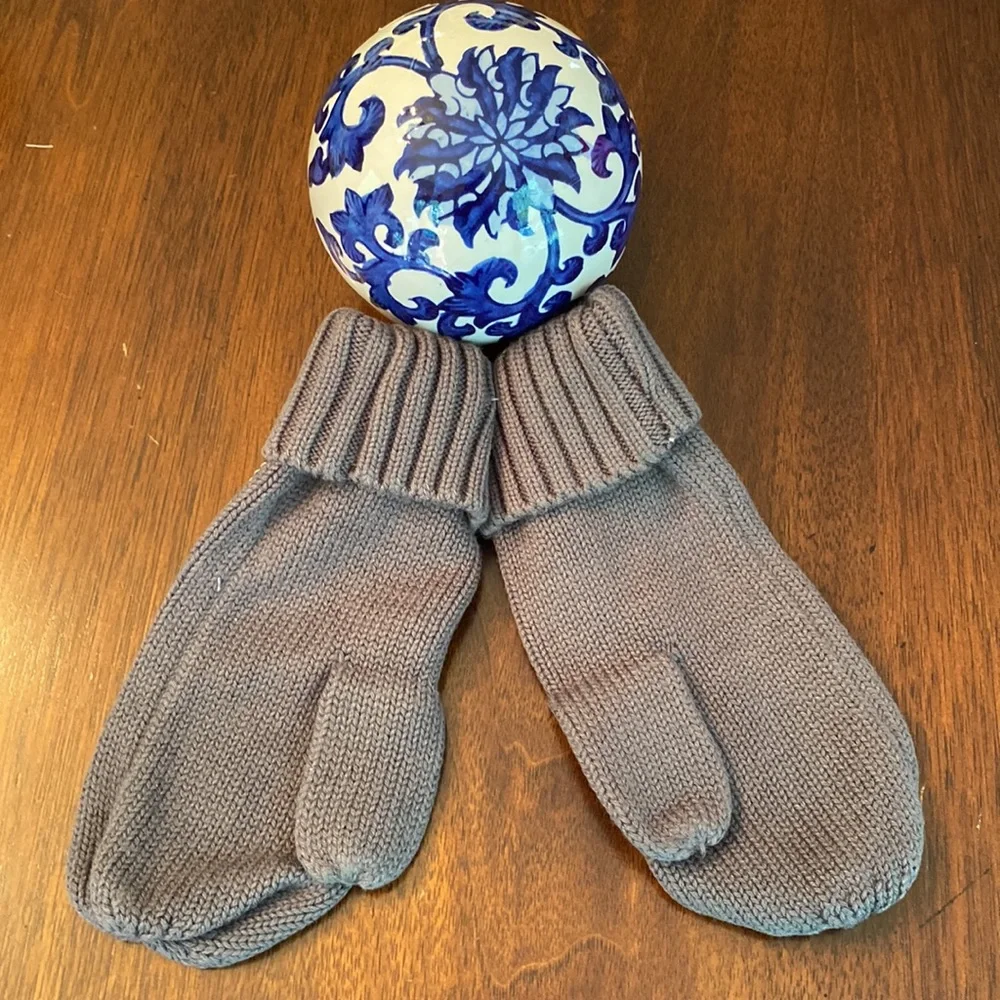 Gap Kids Girls Mittens Gray with Silver Sequins NWT Size Medium 🏆Host Pick🏆